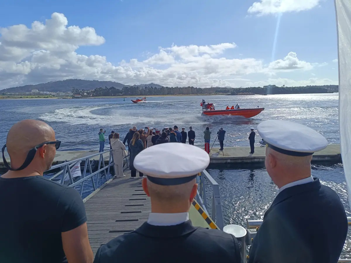 A cerimónia de entrega das embarcações aconteceu esta sexta-feira de manhã