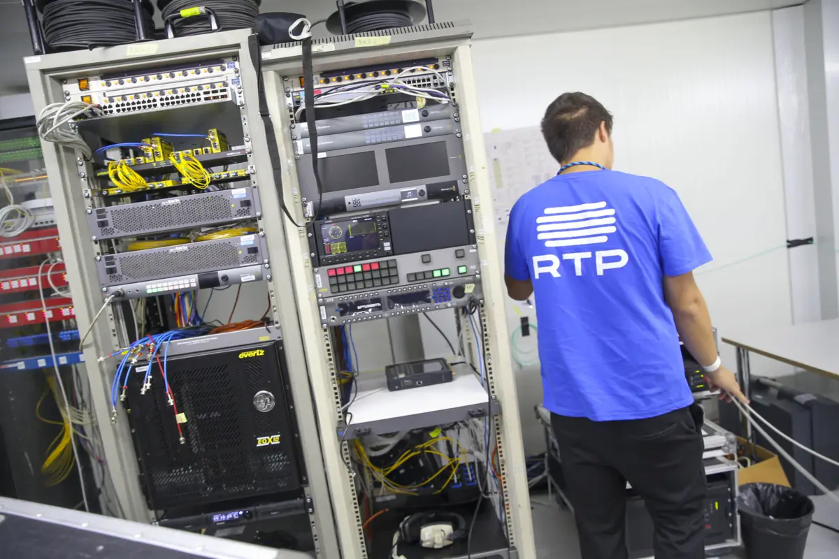 Este plano contempla, entre outros pontos, o fim da publicidade na RTP e saídas voluntárias de até 250 trabalhadores, com a contratação de um jornalista por cada dois que se retirarem