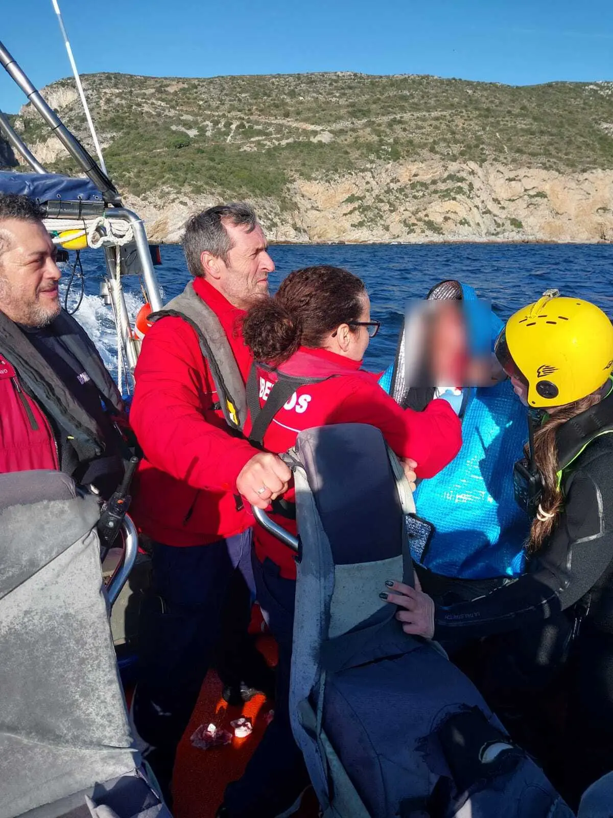 Homem foi resgatado, após ter sofrido uma queda numa falésia junto do Cabo Espichel
