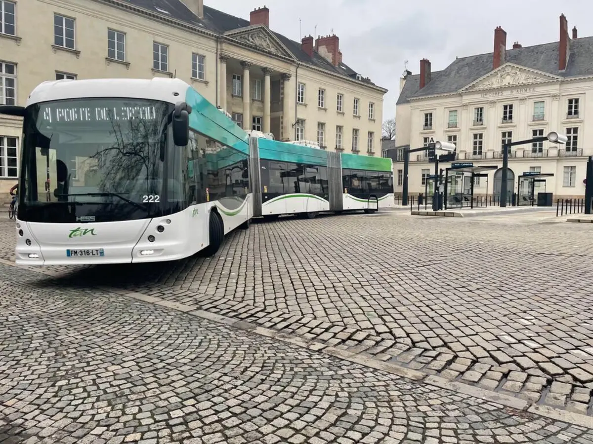 Nantes dispõe de todo o tipo de transporte público, menos de metro pesado