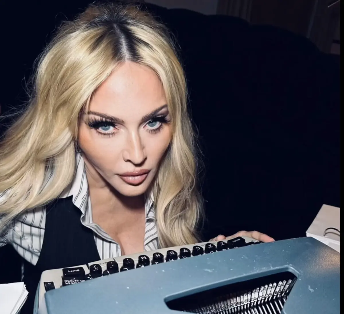 Rainha da Pop, de 65 anos, deixou-se ver à volta do guião