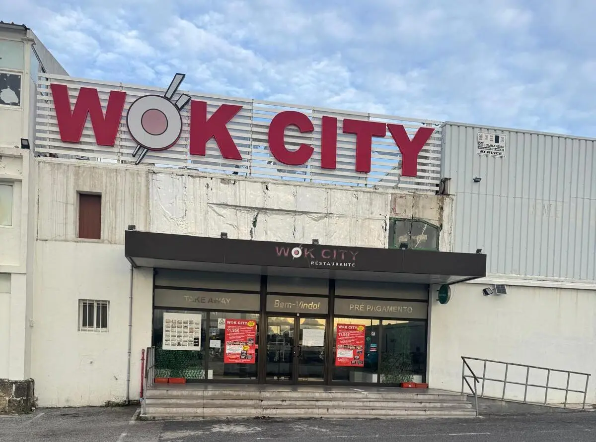 O jantar onde tudo ocorreu foi no Wok City, restaurante no Cacém, concelho de Sintra
