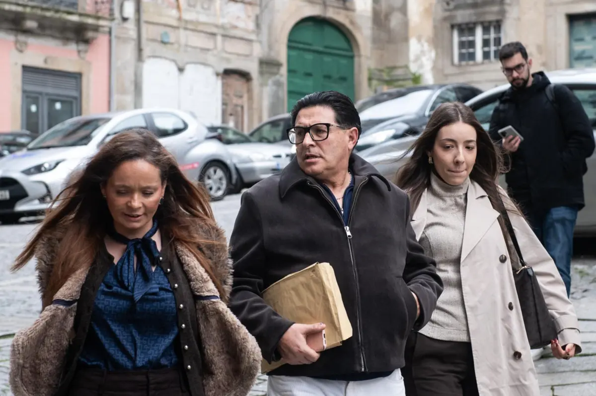 Vítor Catão, ao lado da sua advogada Susana Mourão (esquerda), disse em tribunal que nunca contratou futebolistas