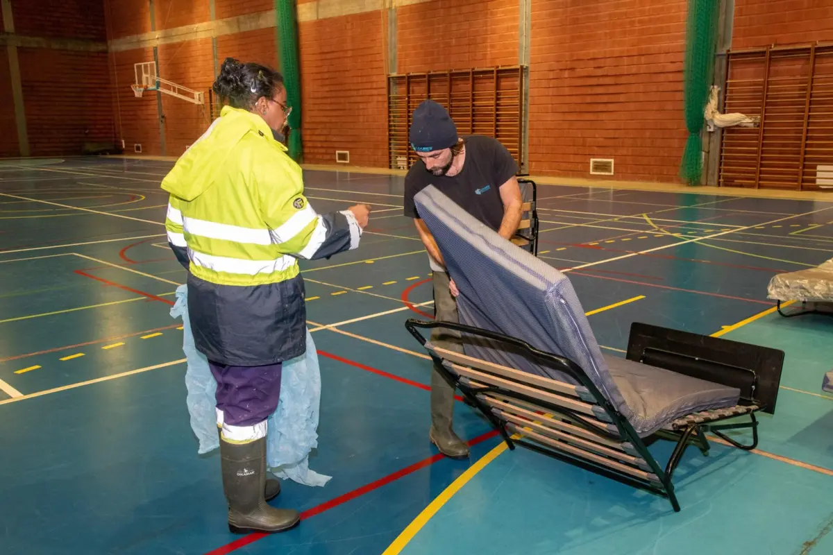 Famílias foram acolhidas provisoriamente numa zona de apoio à população