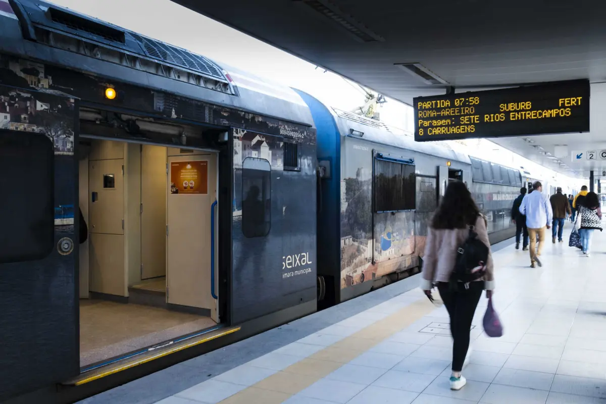 Imagem de contexto do artigo Circulação de comboios da Fertagus com restrições de velocidade