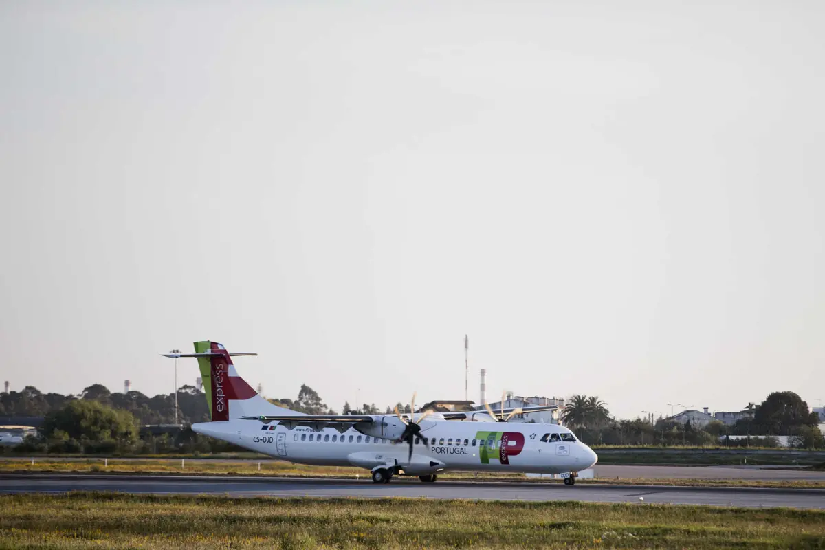 A TAP lamentou a situação, mas reforçou que se nega a colocar "em risco a segurança dos passageiros, nem mesmo por ordem judicial"