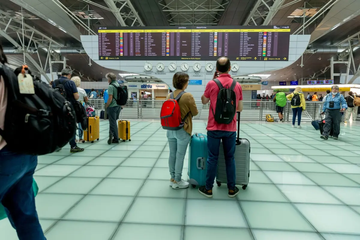 Nos aeroportos portugueses, a operação aeroportuária decorre com normalidade
( Carlos Carneiro )