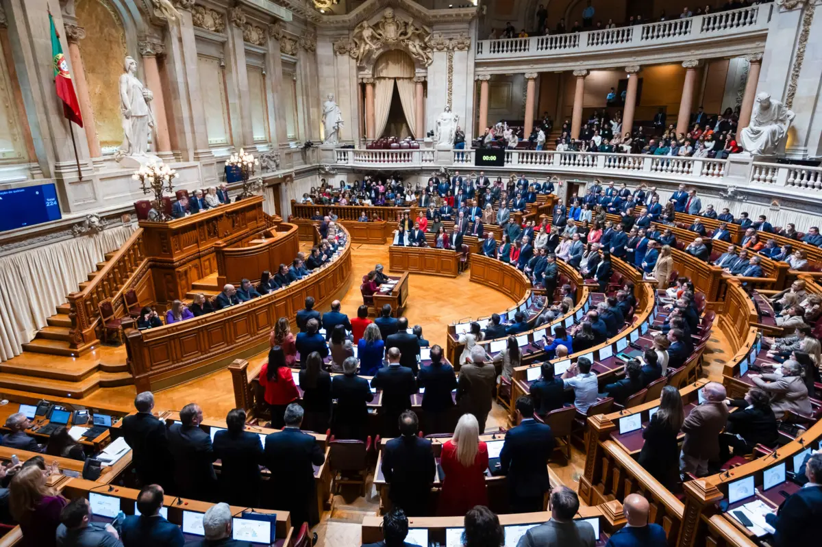 Chumbo da moção de confiança ditou queda do Governo