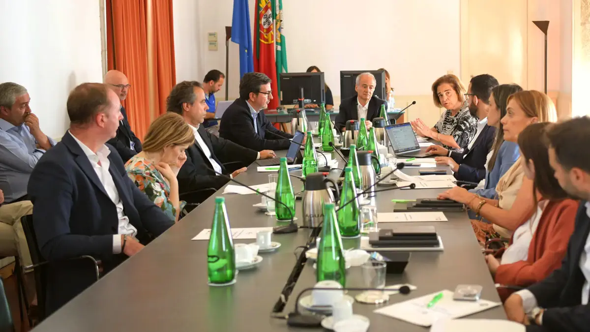 O presidente da autarquia, Domingos Bragança, remeteu mais esclarecimentos para a próxima reunião