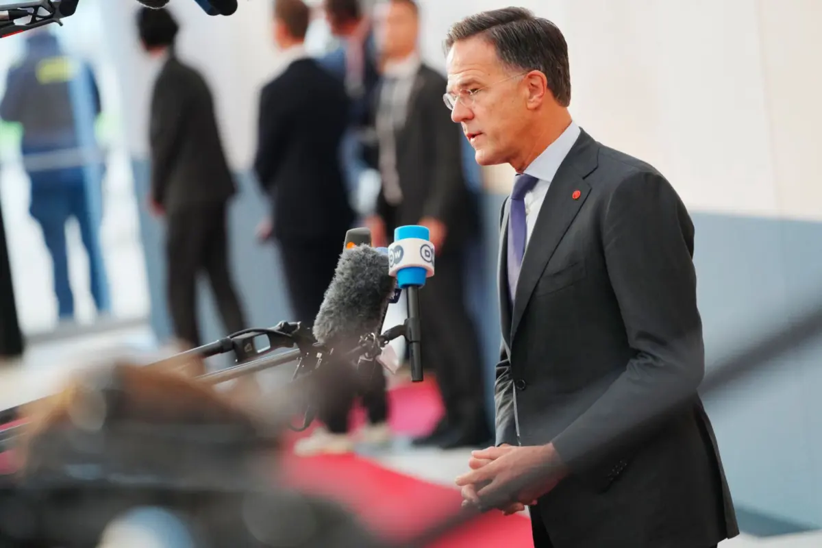 Ministros da Defesa dos 32 Estados-membros da NATO reúnem-se em Bruxelas