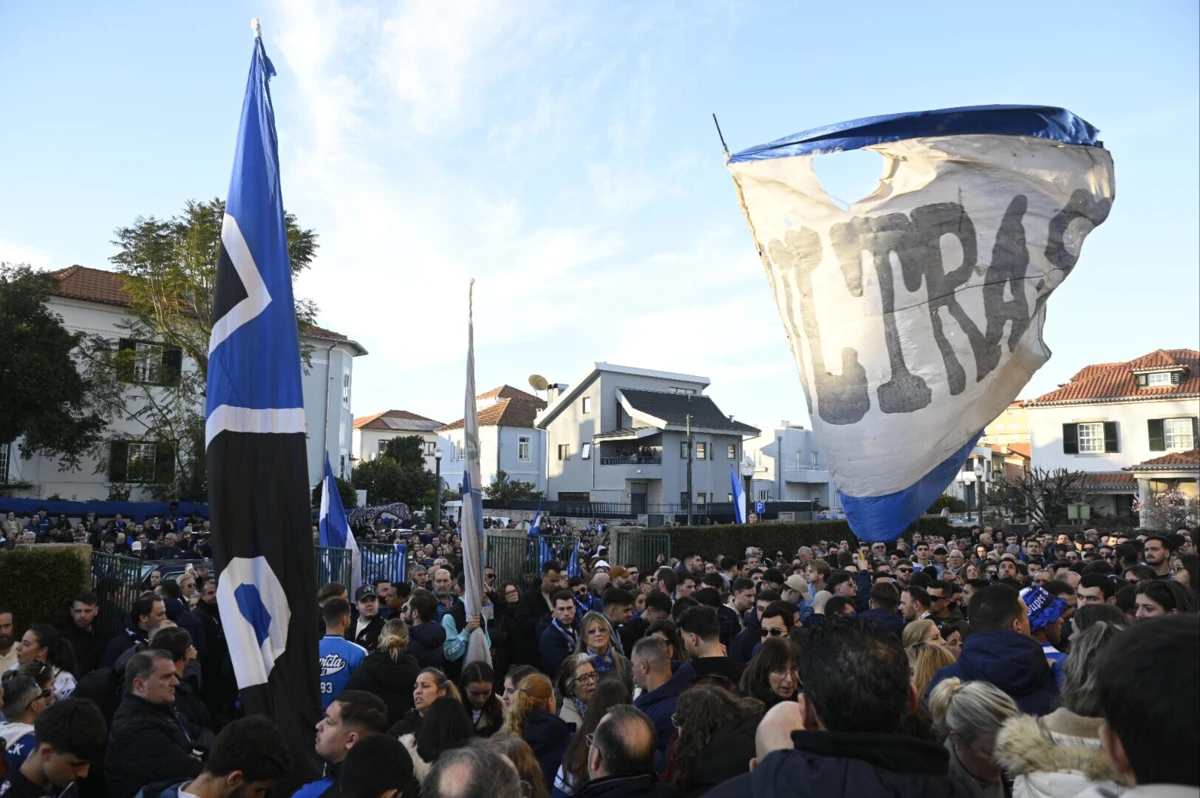 Imagem de contexto do artigo Milhares invadiram as Antas para o primeiro adeus