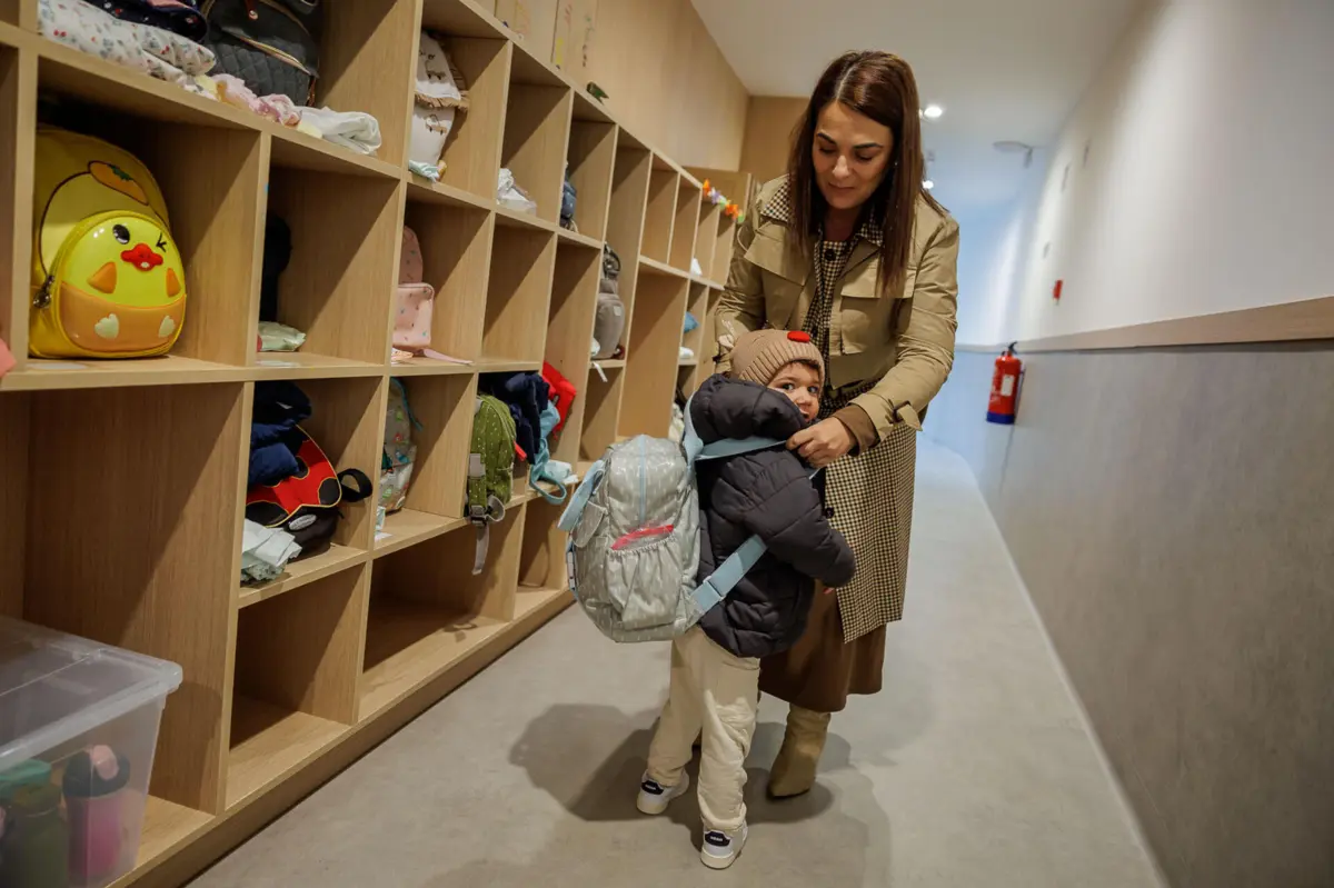 Carla Marques sente conforto por ter onde deixar o filho fora de horas