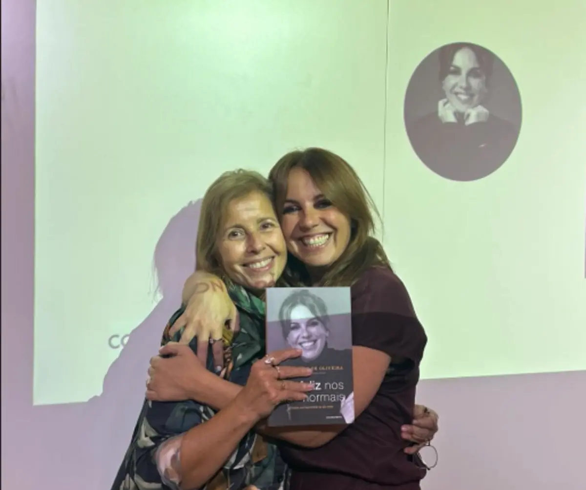 Paula Macedo (à esquerda) com a apresentadora Tânia Ribas de Oliveira