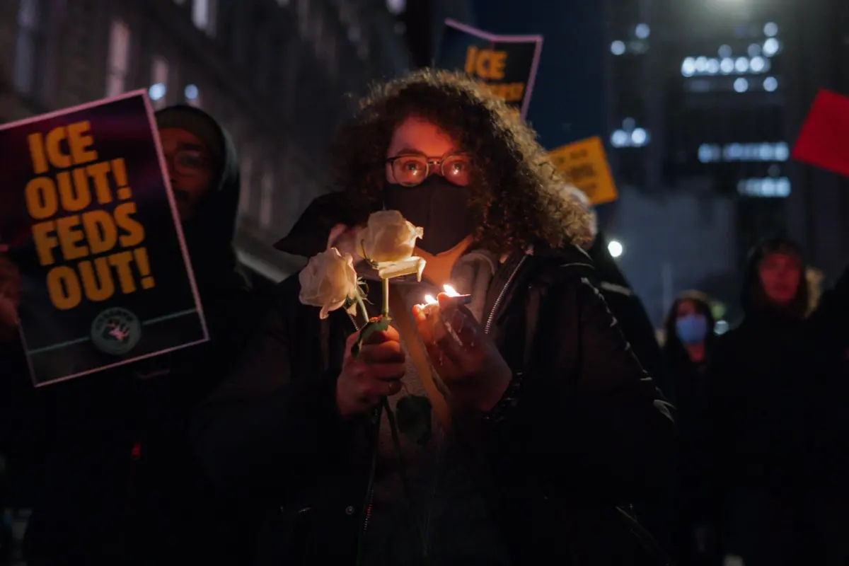 Protestos em Minneapolis após morte de mulher por agentes federais