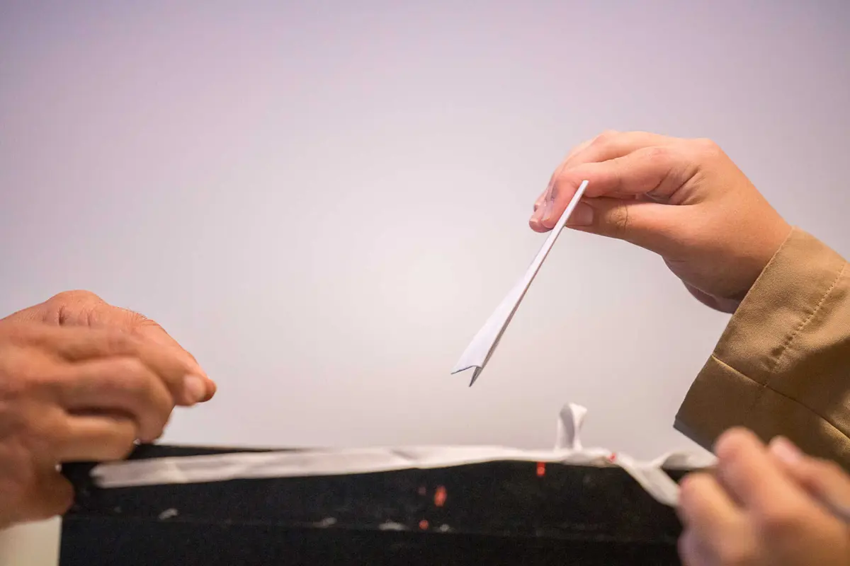 Candidatos protestaram contra a falta de reformas eleitorais prometidas por Trudeau