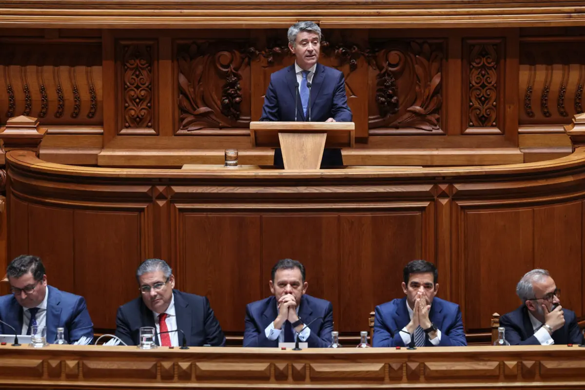 Imagem de contexto do artigo Programa do Governo aprovado: PS, Chega, IL e JPP contra moção de rejeição