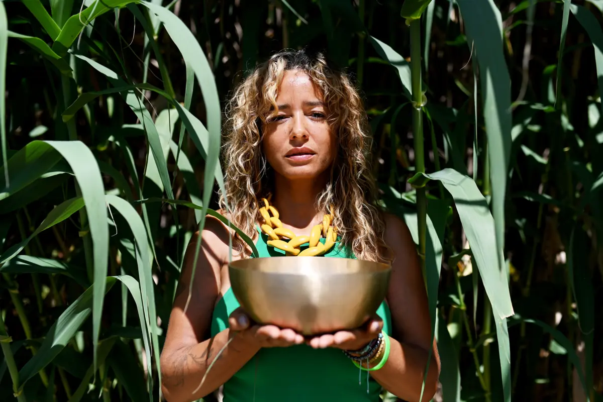 Liliana Almeida está na estrada com a sua girlsband, Nonstop e tem concertos agendados para 15 de agosto em Pedras Salgadas. Paralelamente, dinamiza sessões de terapia sonora.
(Rita Chantre)