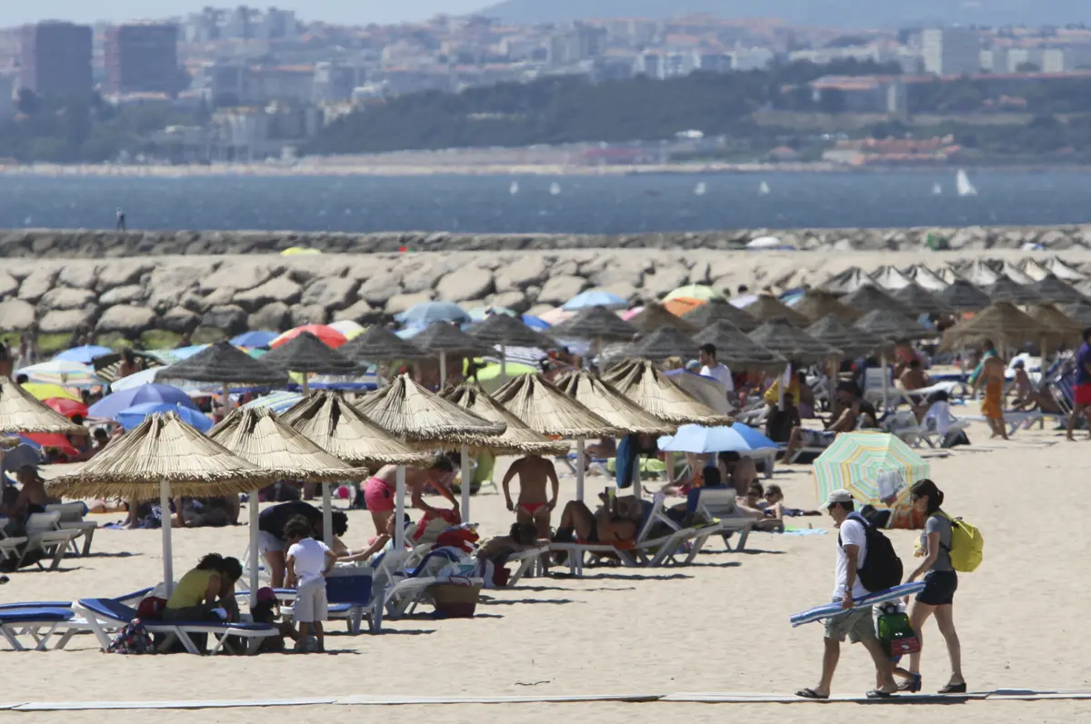 Um quarto das crianças vivia em agregados sem capacidade para pagar uma semana de férias, por ano, fora de casa