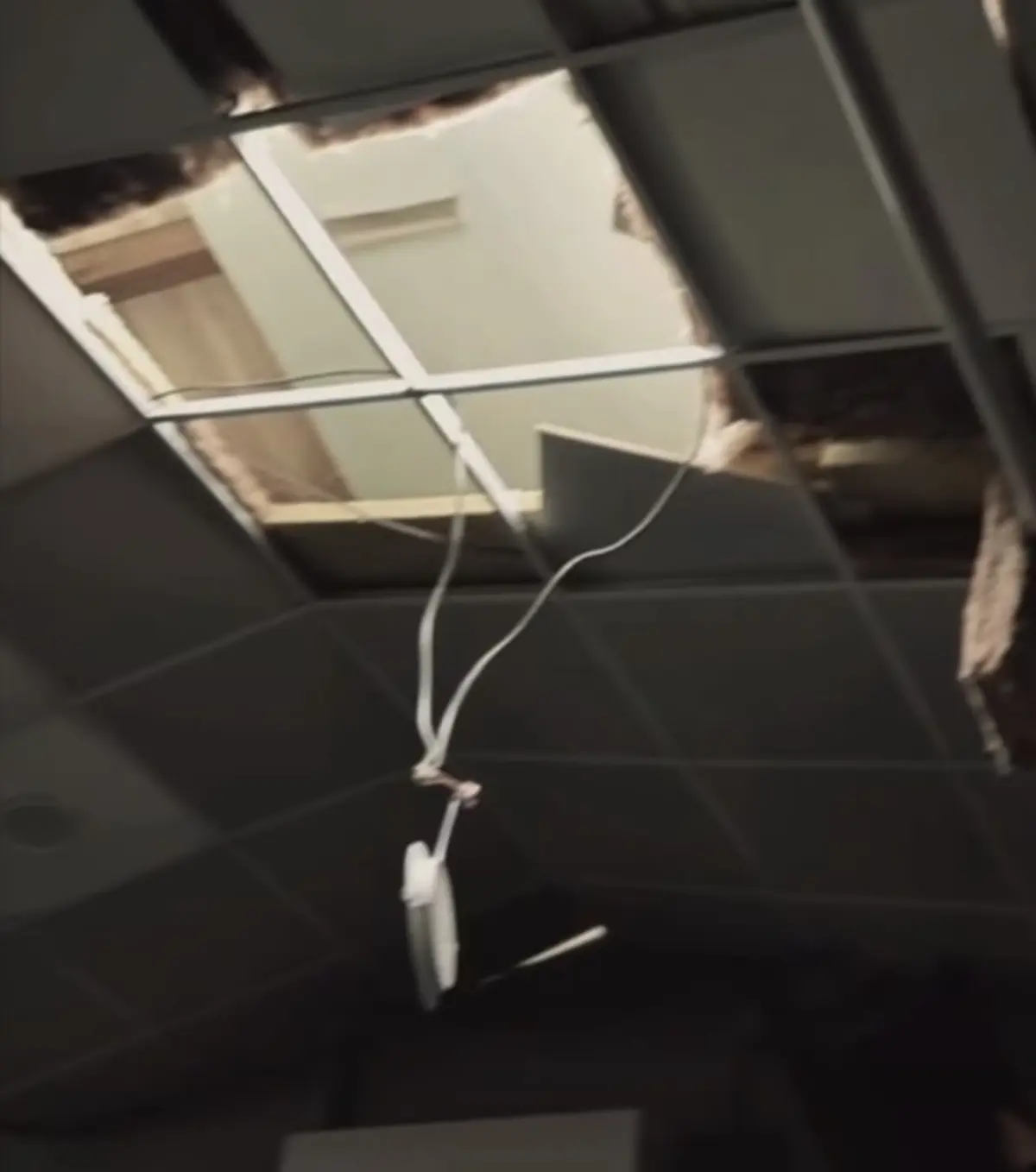 Telhado ruiu no Conservatório de Leiria