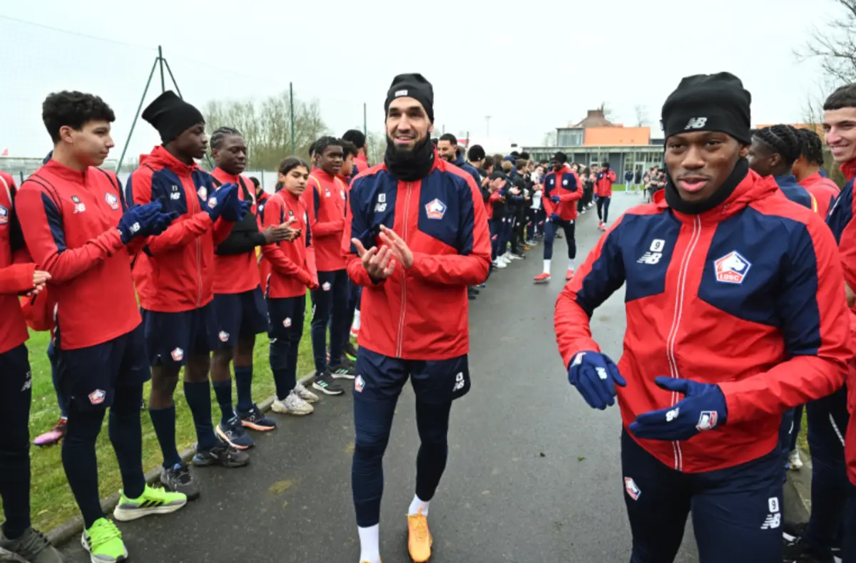 Bentaleb no dia do regresso aos treinos sem limitações