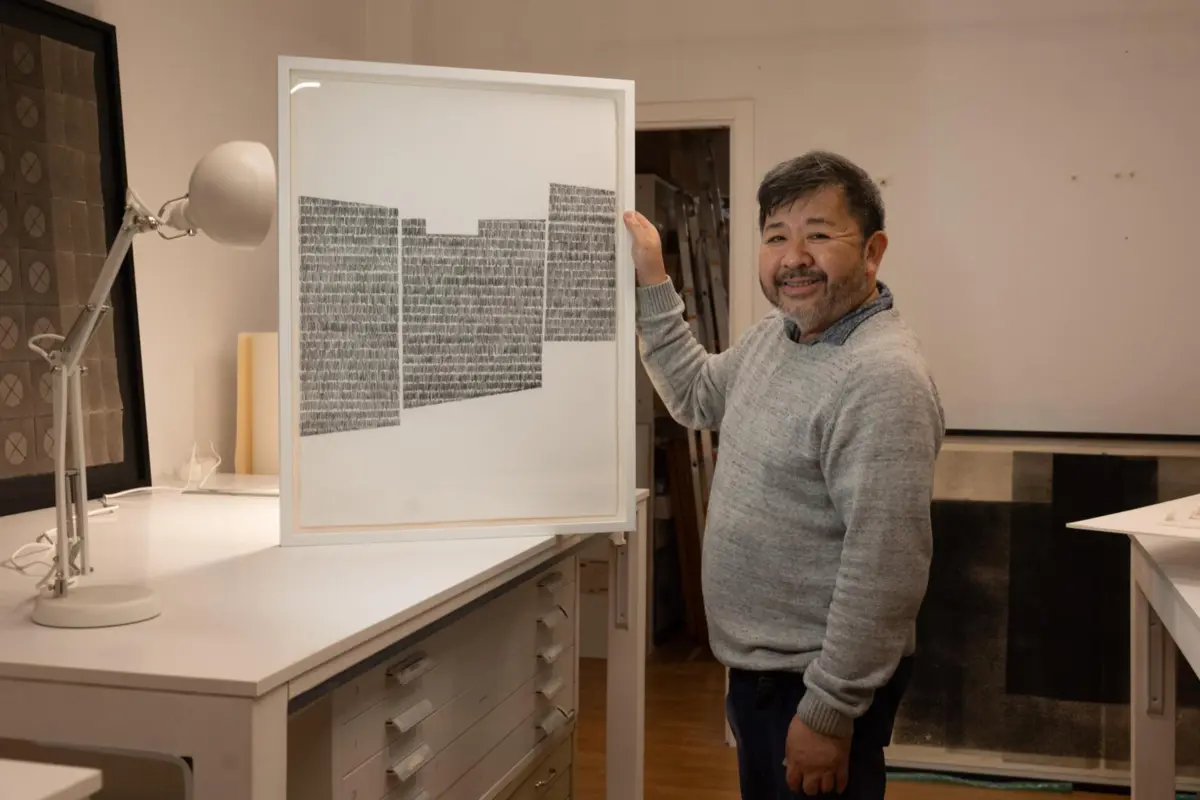 Porto, 27/10/2025 - MANYWHERE é uma galeria de arte do Porto, um espaço que combina as exposições com o estúdio do artista Lian Ng
(Pedro Correia)