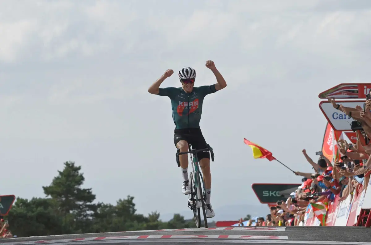 A festa de Pablo Castrillo na chegada a Manzaneda