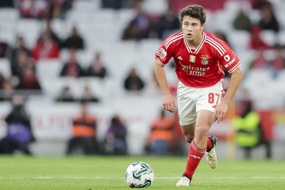 Médio vai assinar pelo PSG