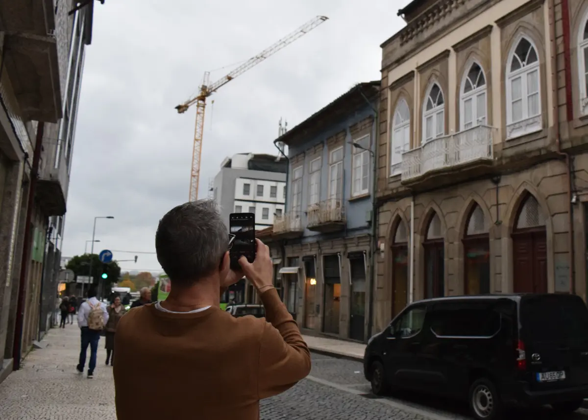 Joel Freitas apresenta queixas referenciadas com foto à E-REDES