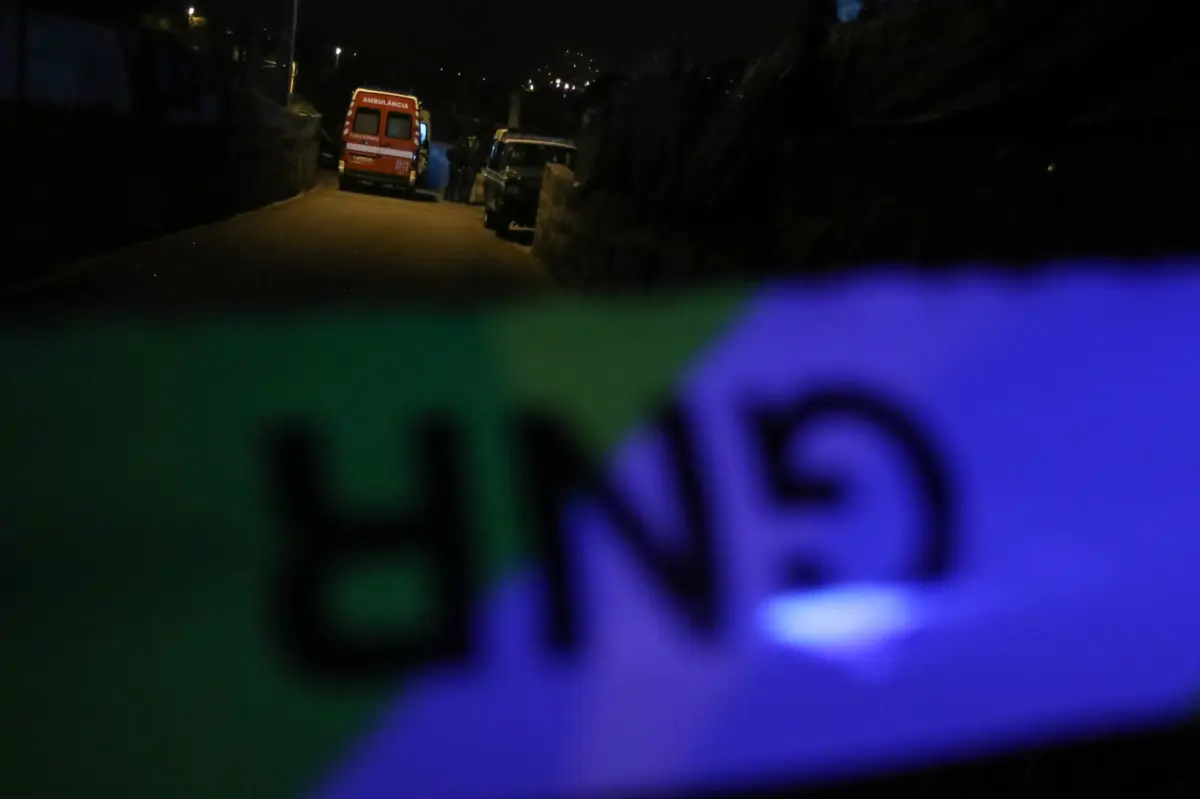 Imagem de contexto do artigo Sem-abrigo encontrado morto dentro de carro na Quinta do Conde