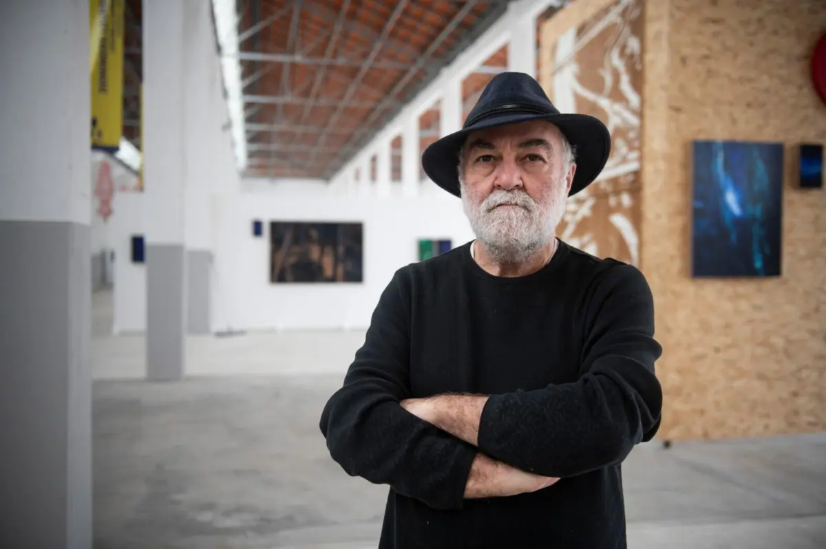 No seu novo livro, Agostinho Santos reflete sobre a prática artística e as causas que o movem