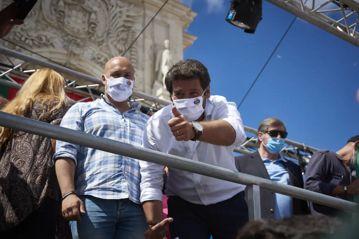 Nuno Afonso e André Ventura na manifestação "Portugal não é racista", quando ainda eram amigos, em 2020