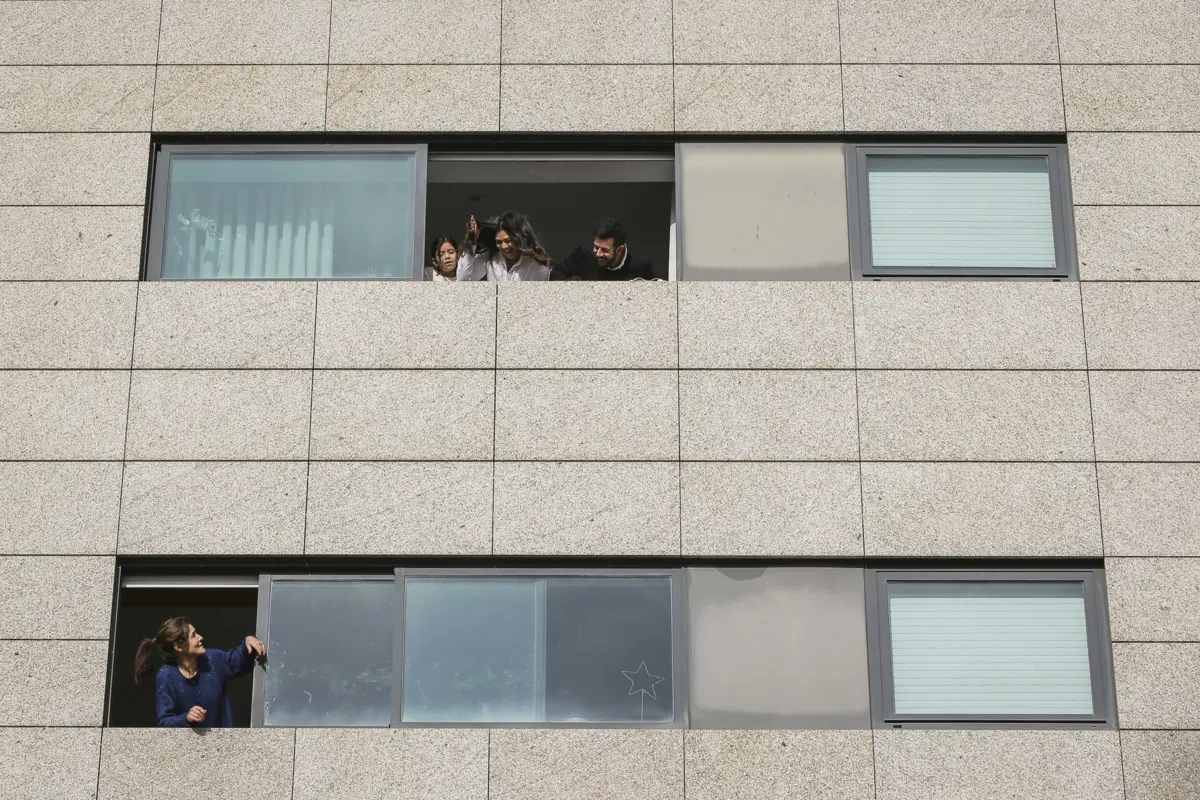 Ainda há milhares à espera do pagamento de apoio