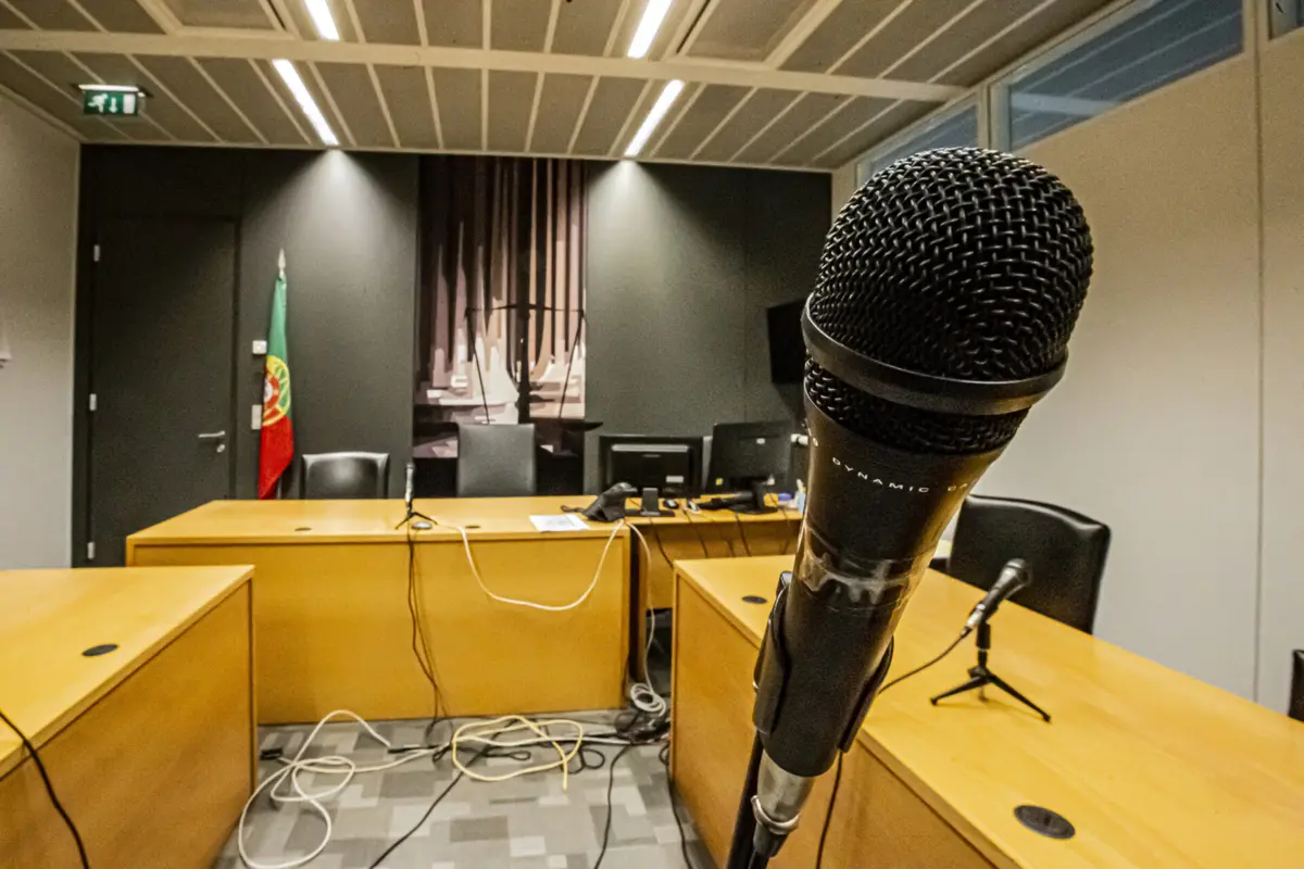 Tribunais e polícias têm de garantir que os estrangeiros entendem o que lhes é dito