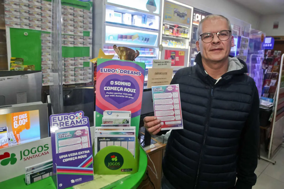 Marco Moreira, responsável pela Tabacaria da Prelada, no Porto, diz que as pessoas já conhecem melhor o jogo