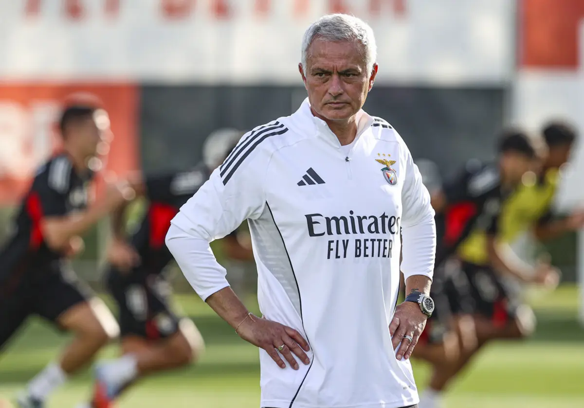 José Mourinho orientou o primeiro treino ao serviço das águias após a apresentação, na quinta-feira