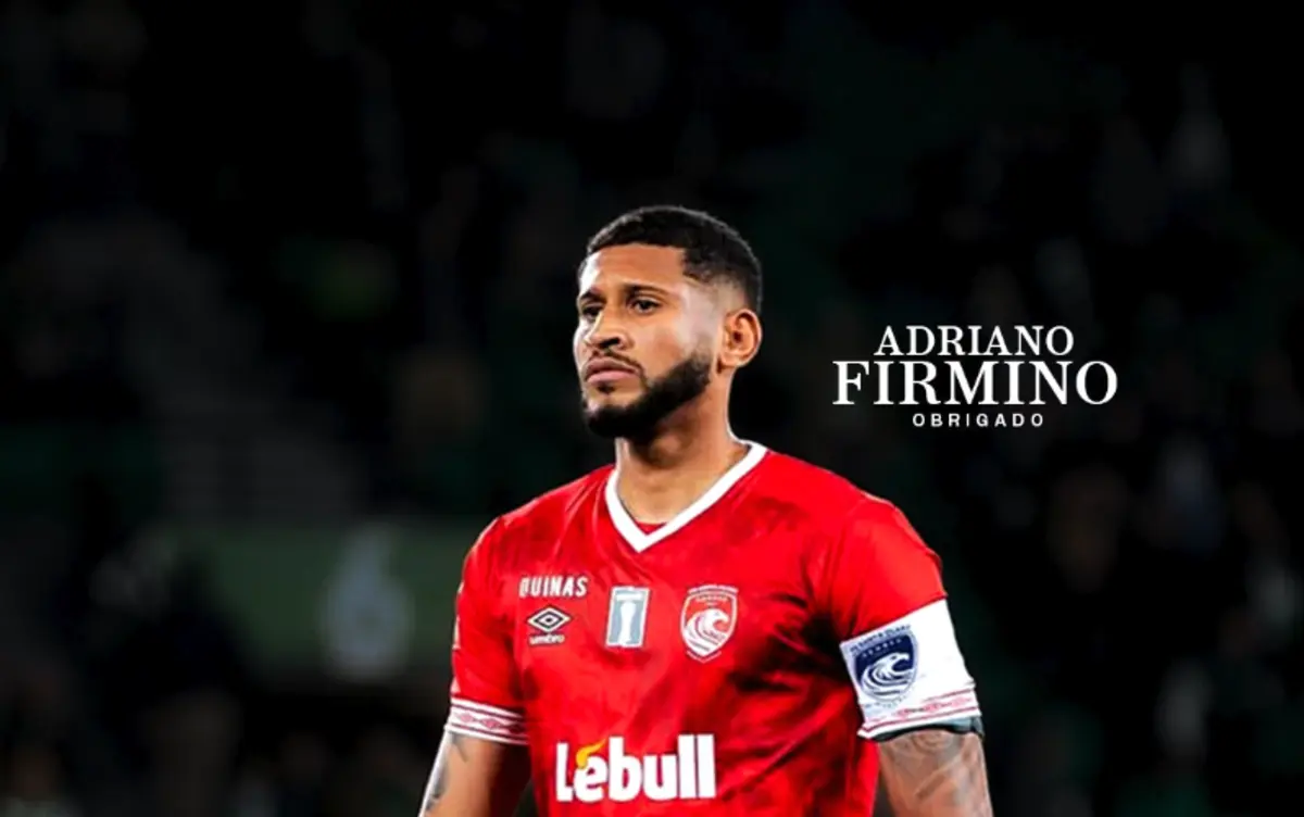 Adriano Firmino era um dos capitães do Santa Clara