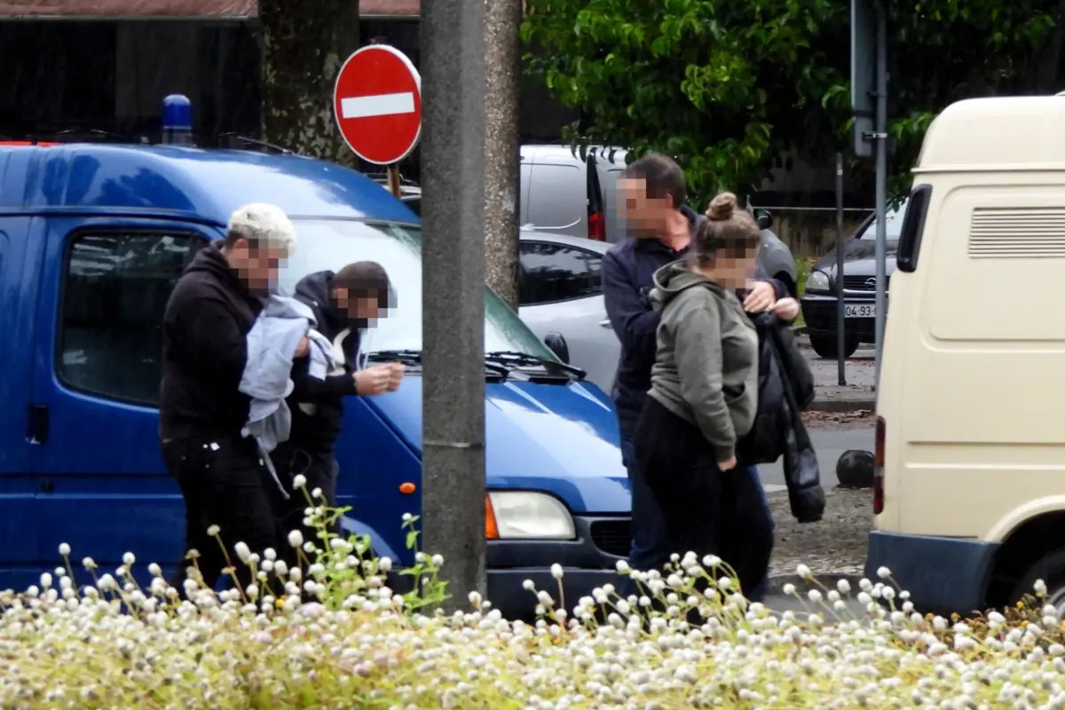 Os três detidos "encontram-se referenciados pela prática de dezenas de outros furtos da mesma natureza"