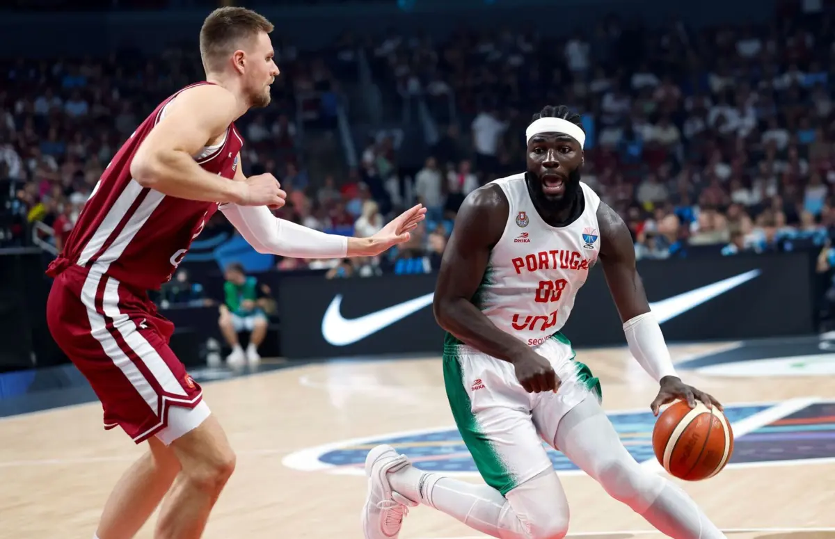 Neemias Queta apontou 16 pontos