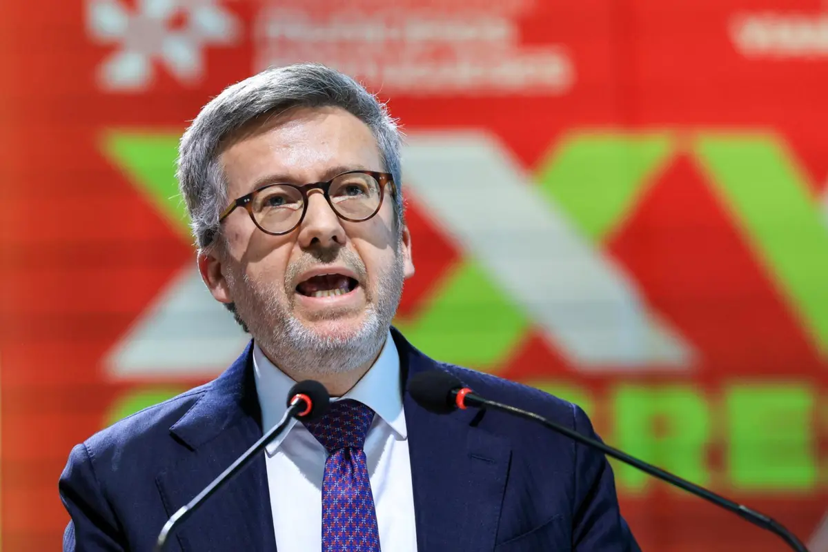 O presidente da Câmara de Lisboa, Carlos Moedas, sublinha que a descentralização da Educação soma um défice de 50 milhões