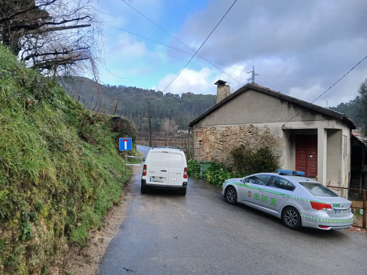 Ao final da manhã desta sexta-feira, os militares da GNR estavam a investigar o acidente em Gémeos.