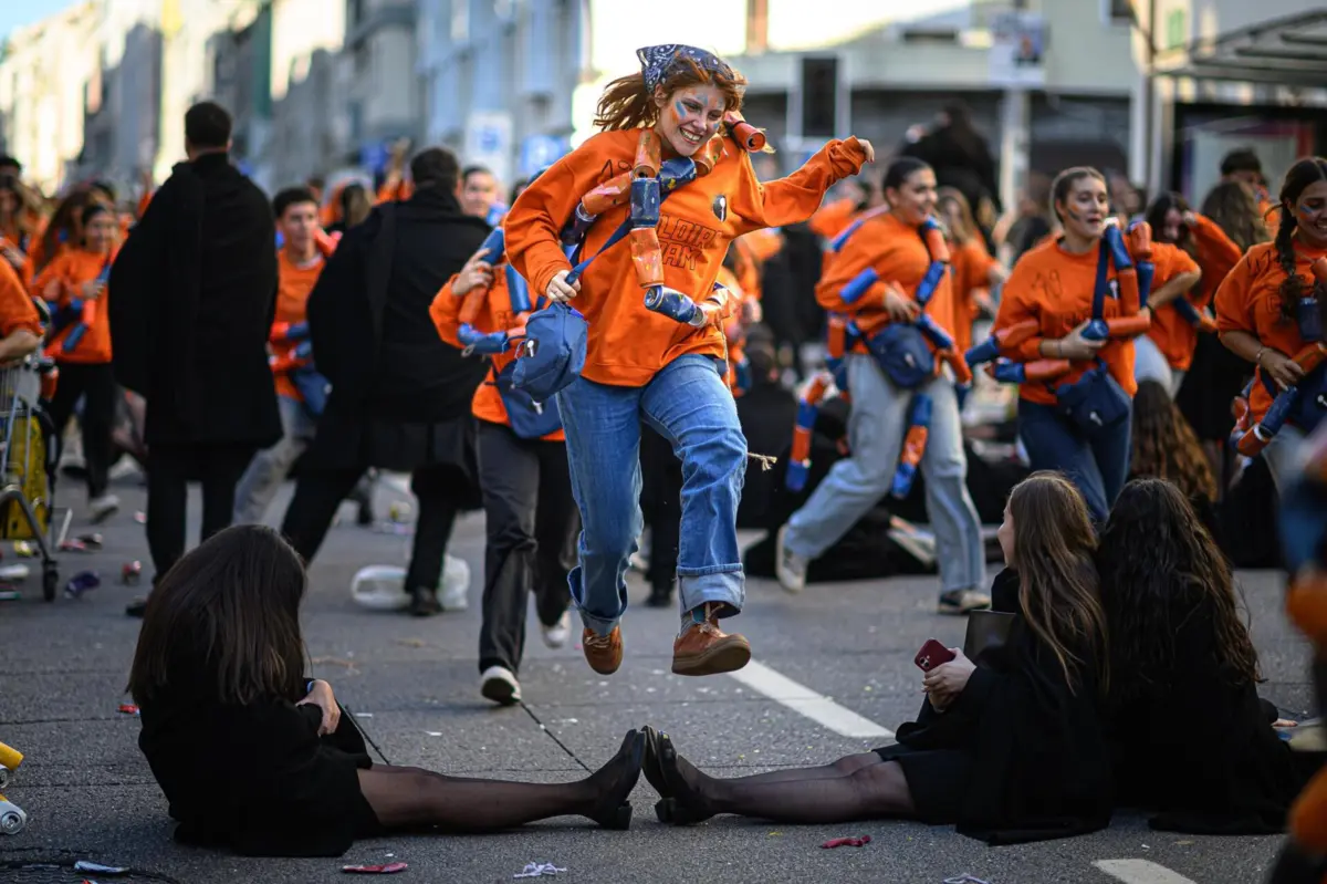 Imagem de contexto do artigo Latas no fim de uma semana simbólica que marca um novo início