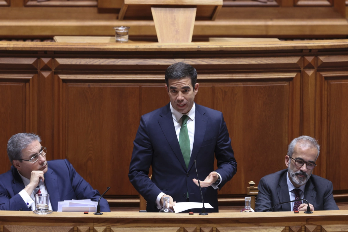 António Leitão Amaro defende que lei da nacionalidade é das "mais importantes"