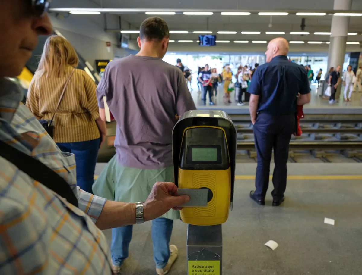 Imagem de contexto do artigo Tecnologia que permite bilhete único está pronta mas sem data para avançar