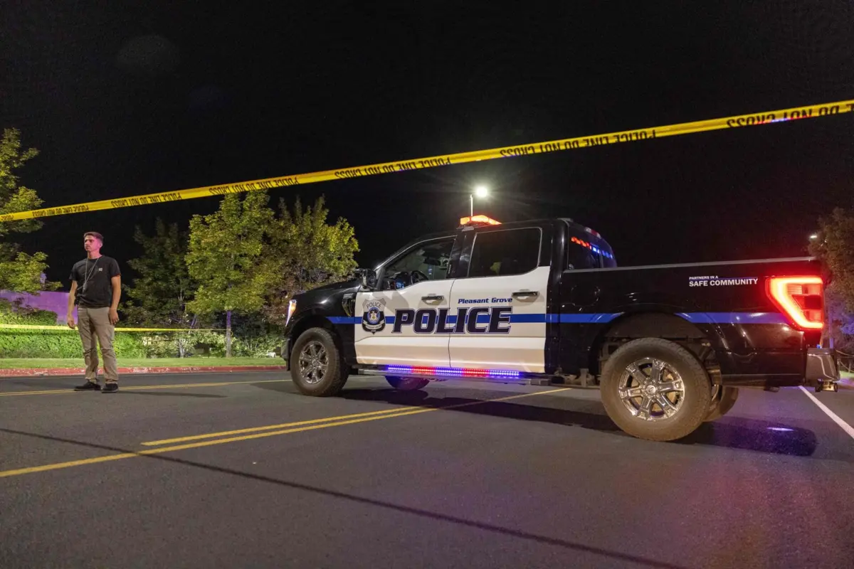 Imagem de contexto do artigo Assassino de Charlie Kirk terá disparado de um telhado. Autoridades encontraram arma