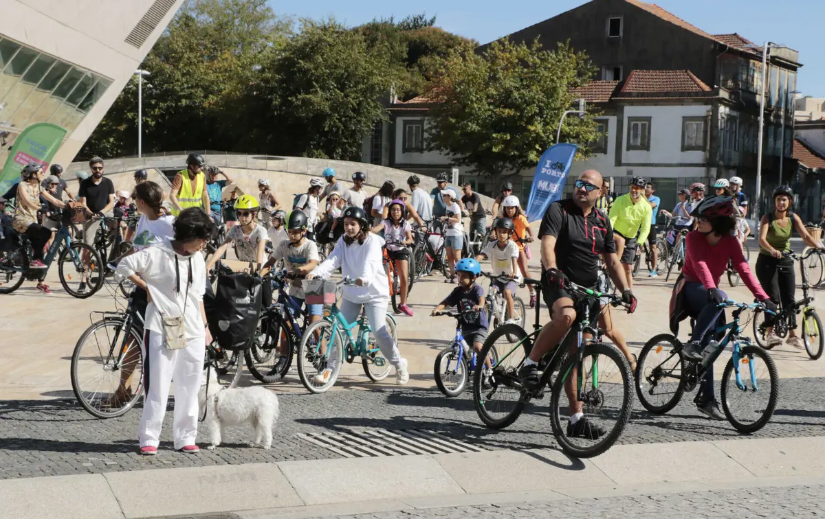 Imagem de contexto do artigo Escolas ensinam 15 mil alunos a andar de bicicleta