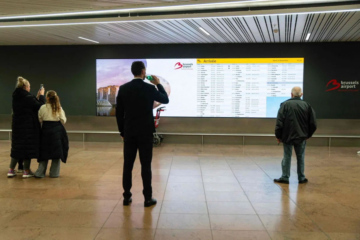 Funcionamento dos aeroportos belgas de Bruxelas-Zaventem e Liège afetado pela presença de drones