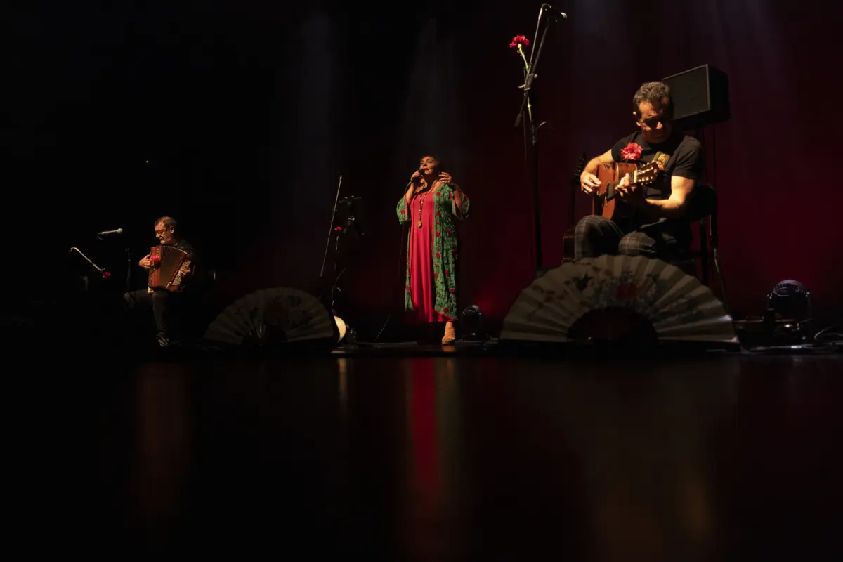 Artista galega Uxía marcou ponto alto das comemorações de mais um aniversário do Varazim Teatro