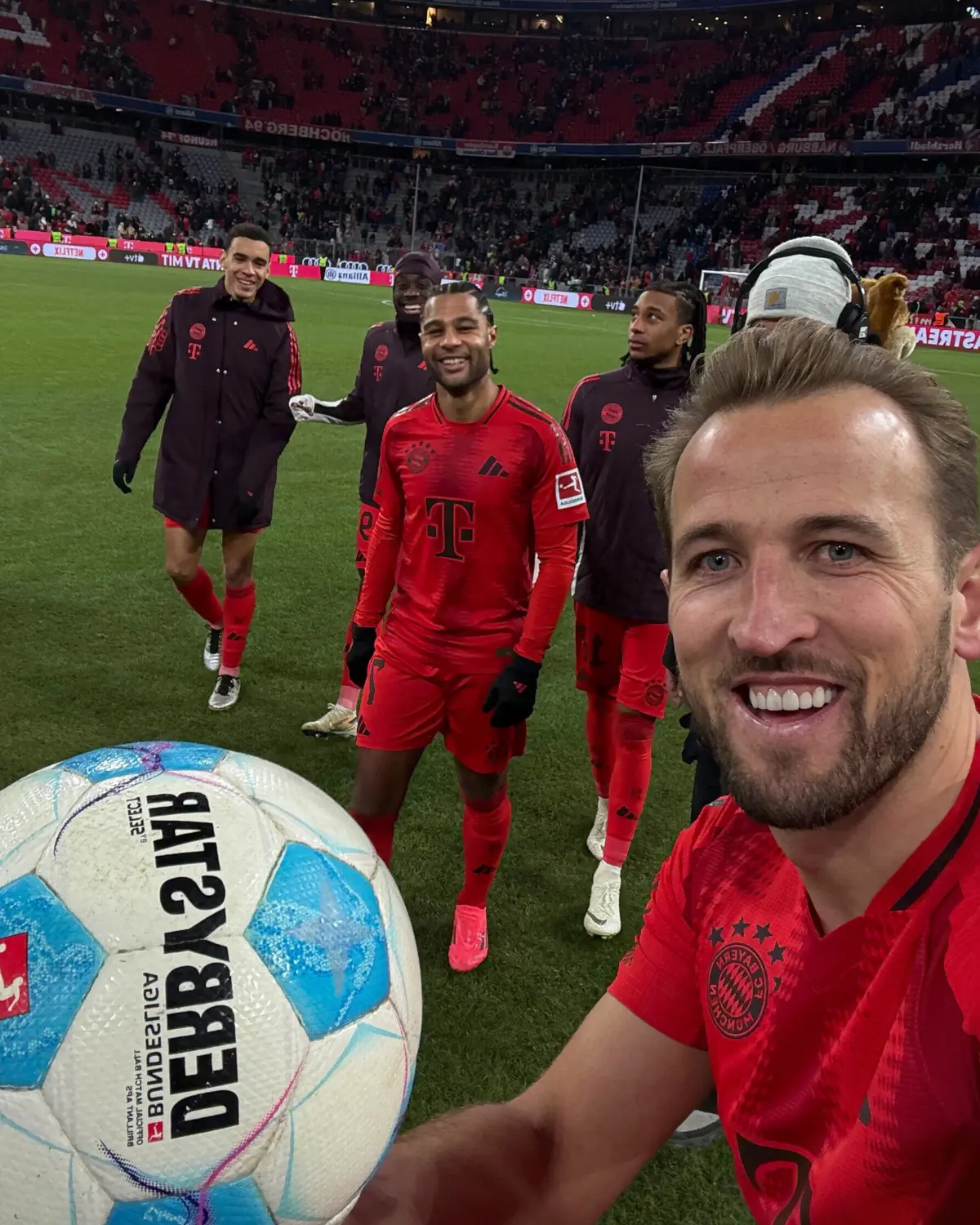 Kane ficou com a bola do hat-trick