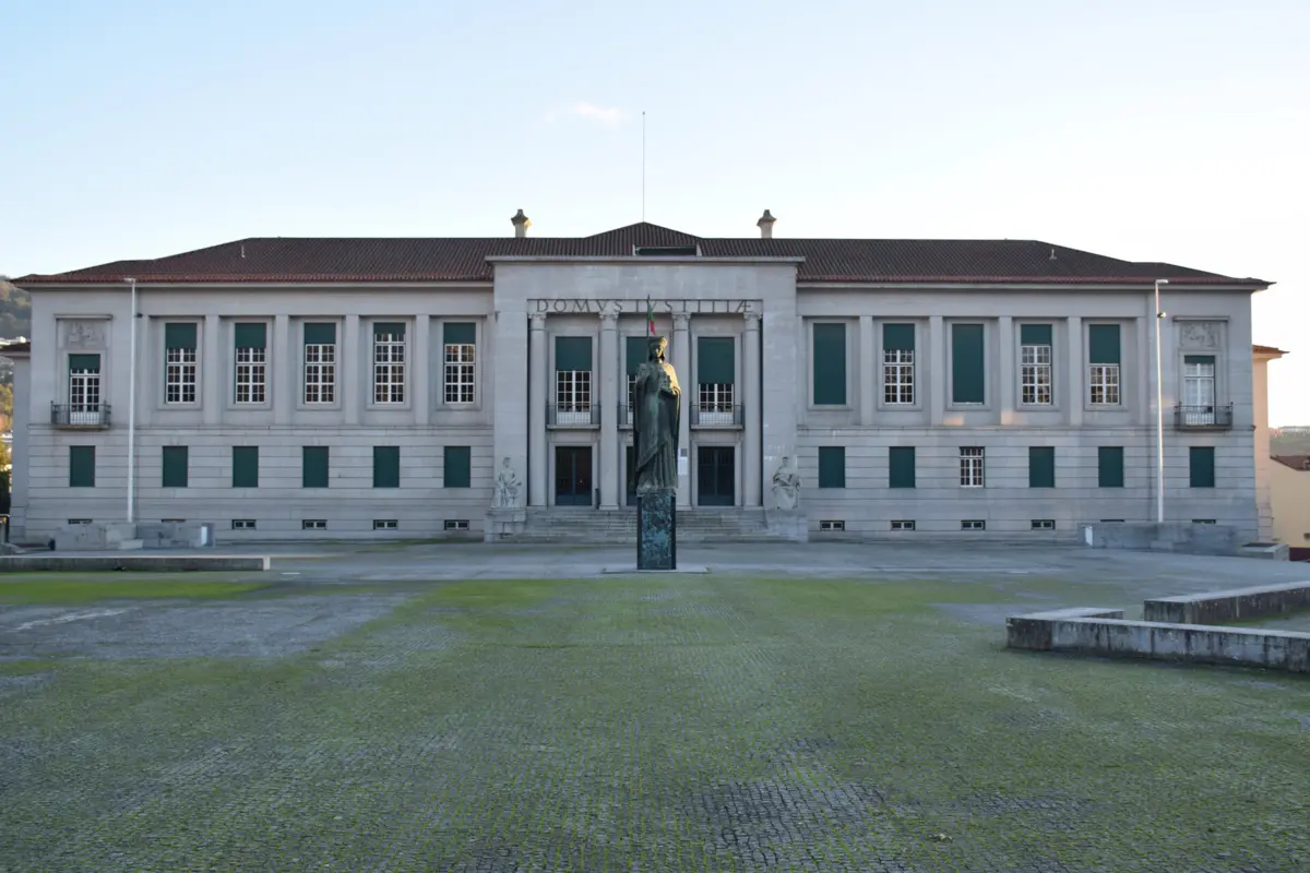 Fachada do Tribunal da Mumadona