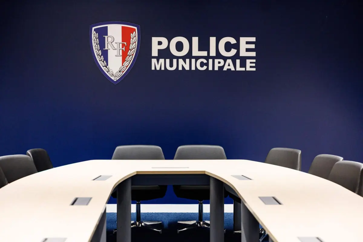 Os dois homens foram detidos no domingo à noite